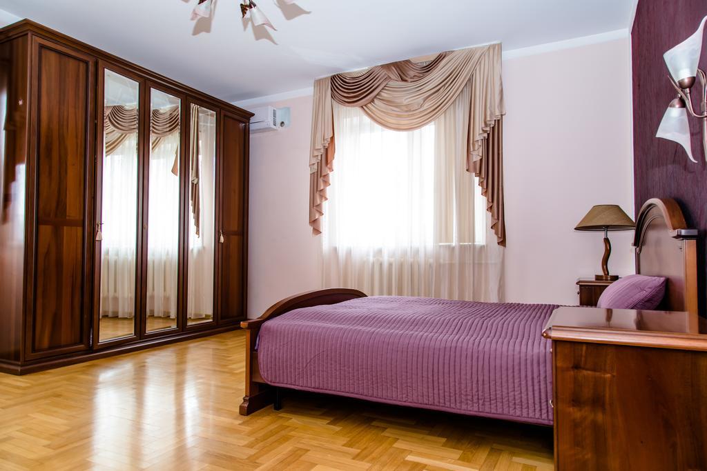 Hostel Lira Krasnodar Zimmer foto
